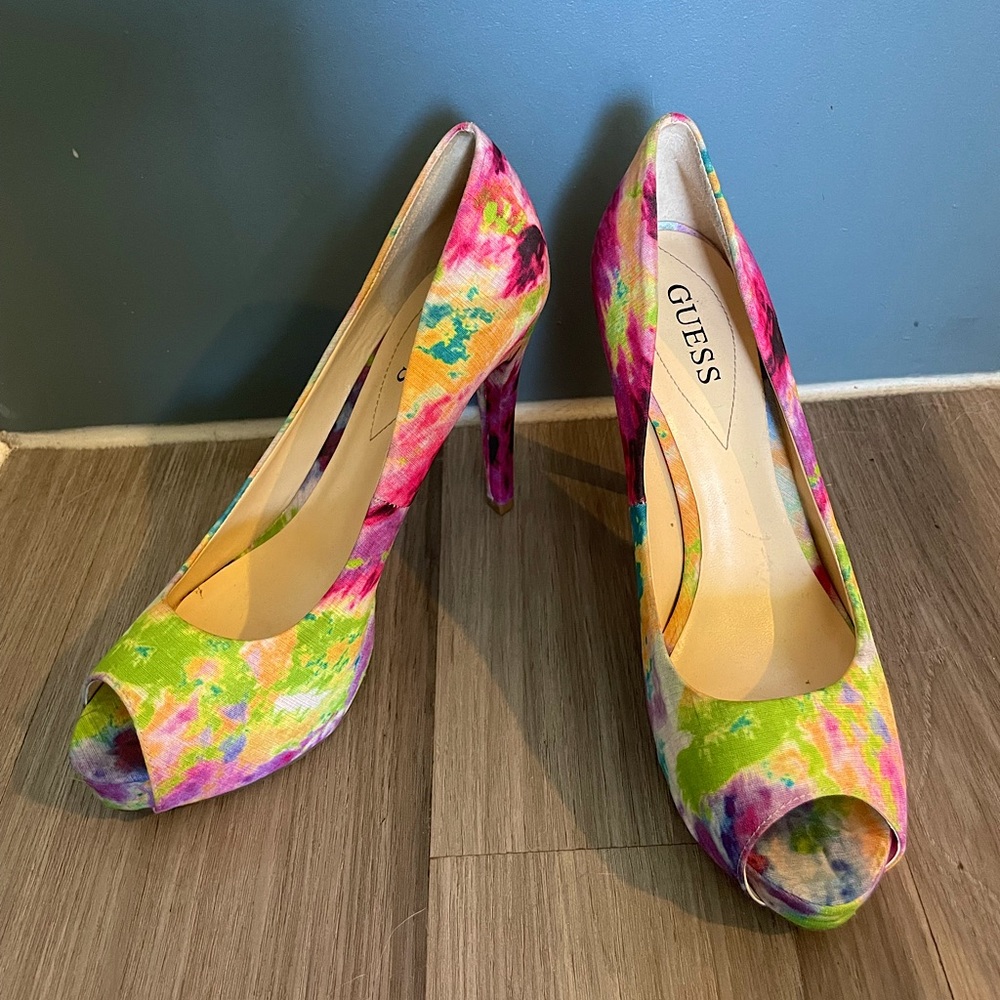 GUESS Honora Watercolor Pumps Peep Toe Multicolor Platform Stilettos